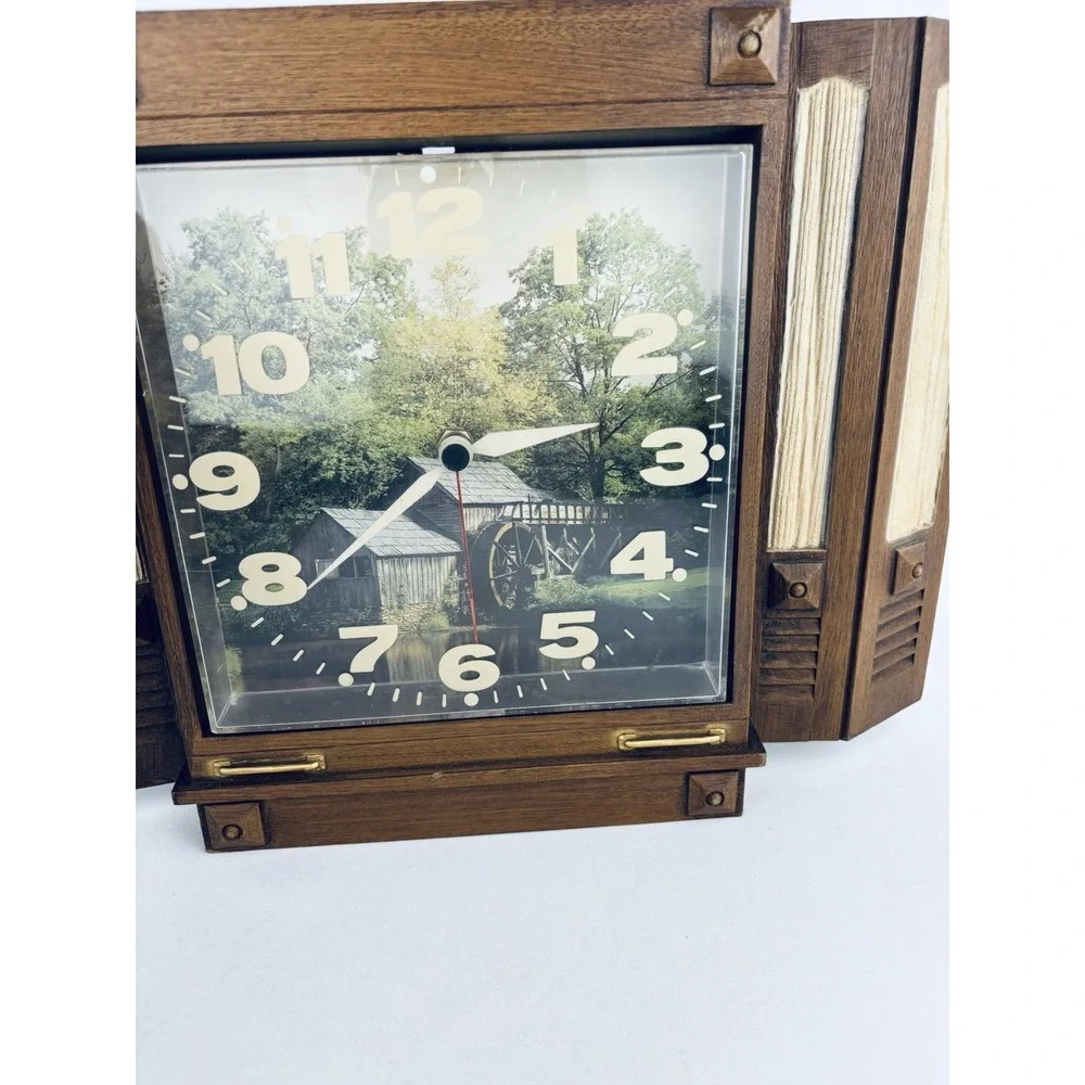 Vintage 70s Rustic Wall Clock Quartz MCM Lake Lodge Mill Cottage Cabin Decor